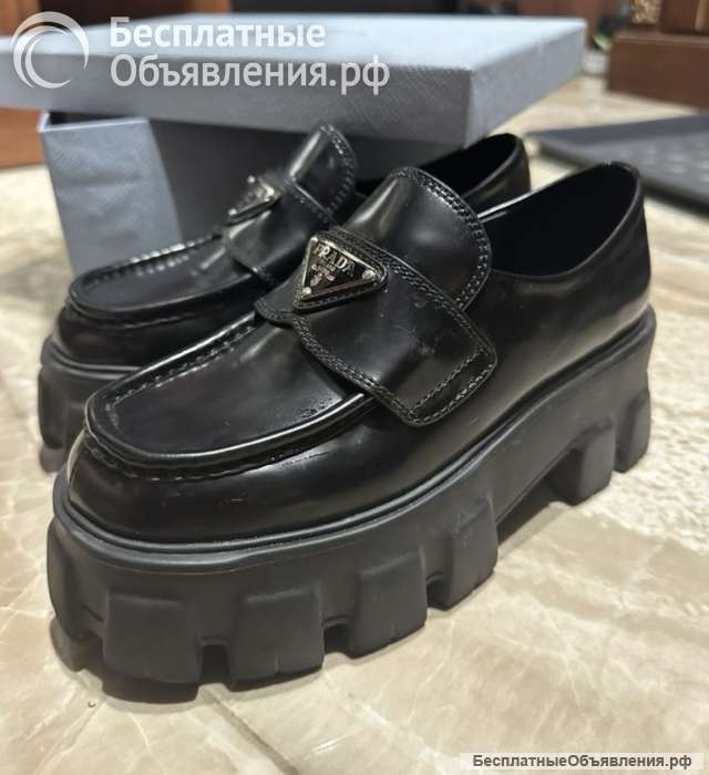 Лоферы Prada