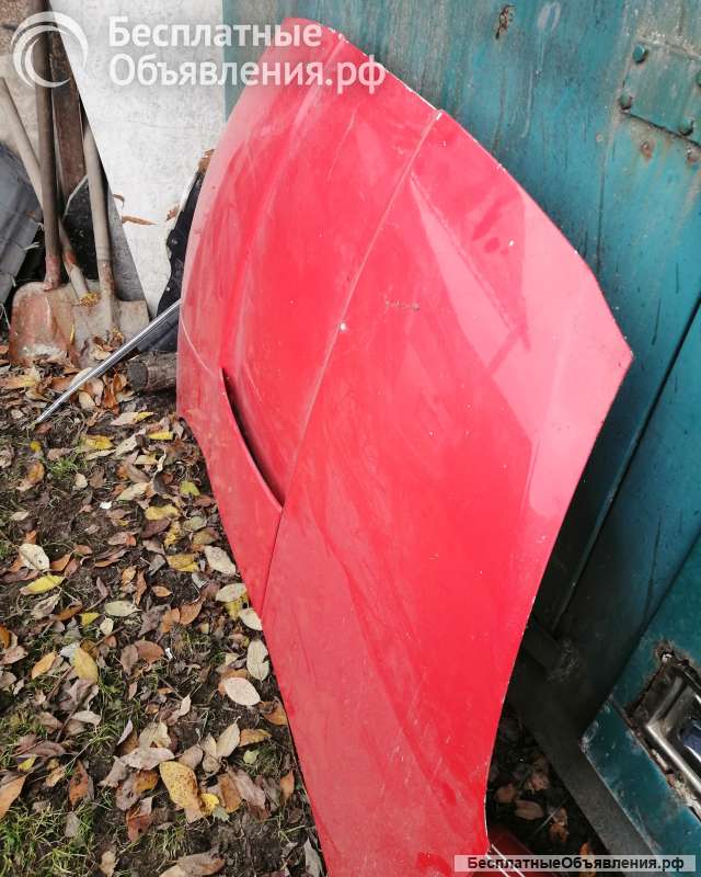 Toyota Celica T231, 1995 года - Капот, состояние хорошее, цвет красный