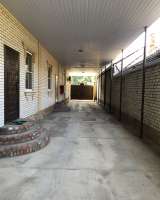 Жилой дом со встроенным магазином