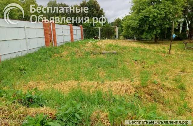 Участок у реки