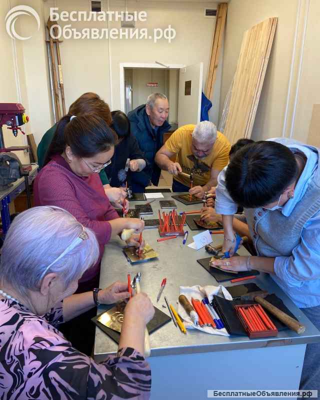 Экскурсия в мастерскую чеканщика по меди в Иркутске