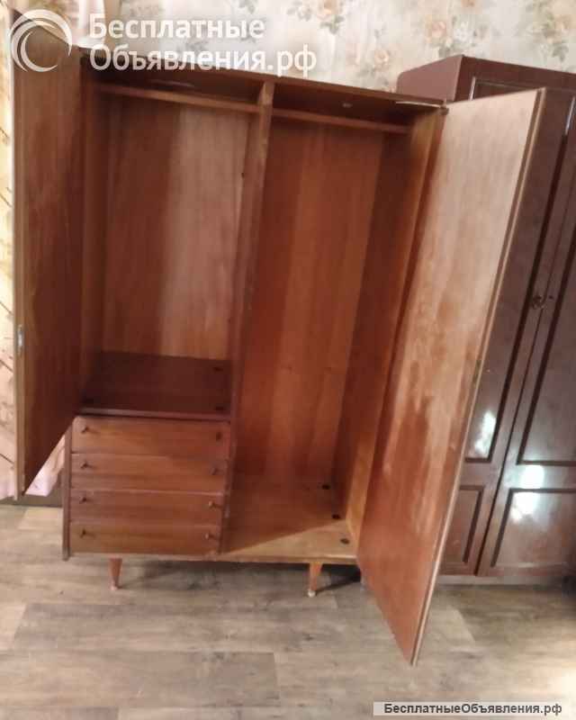 Шкаф полированный из немецкого гарнитура