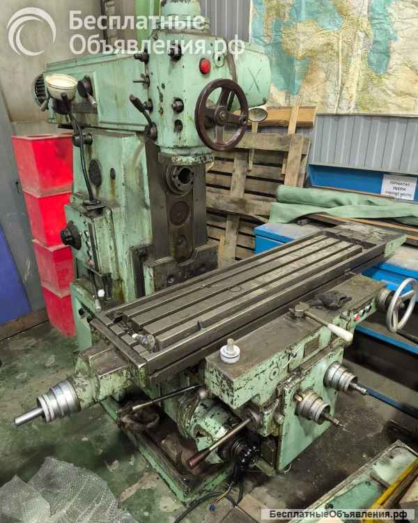 Широкоуниверсальный фрезерный 6Р82Ш