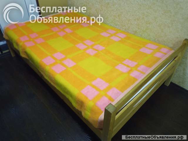 Кровать деревянная с матрасом 120x200 б/у