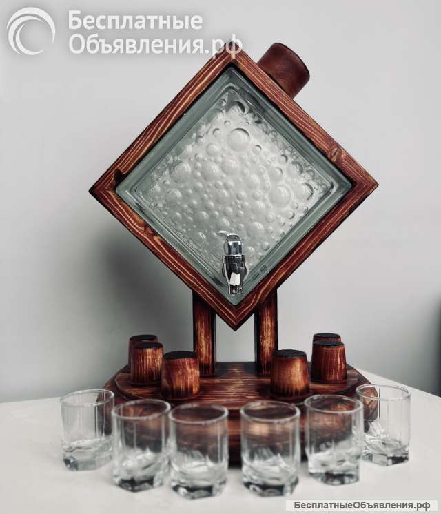Уникальный набор из натур. дерева для напитков+6 рюмок.