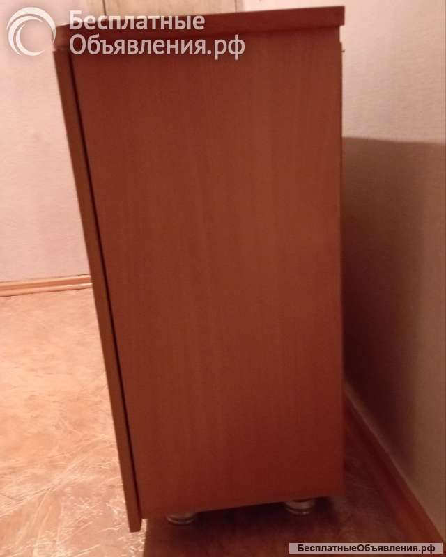 Деревянный комод для книг и игрушек