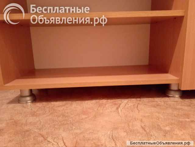 Деревянный комод для книг и игрушек