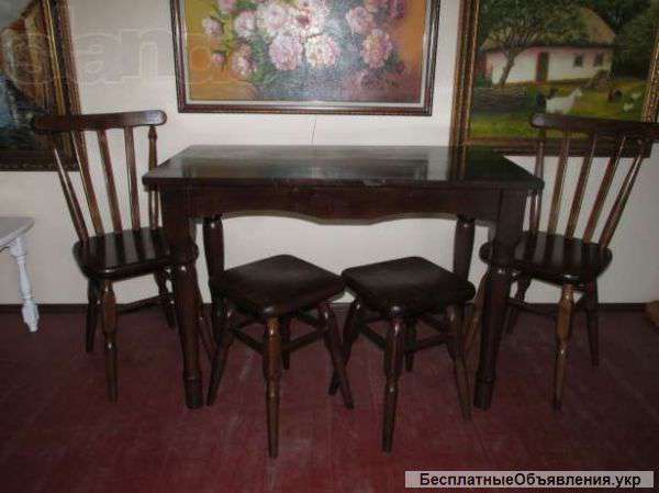 Деревянные столы, стула, табуретки