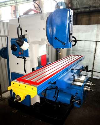 Станок вертикально-фрезерный 6Р13