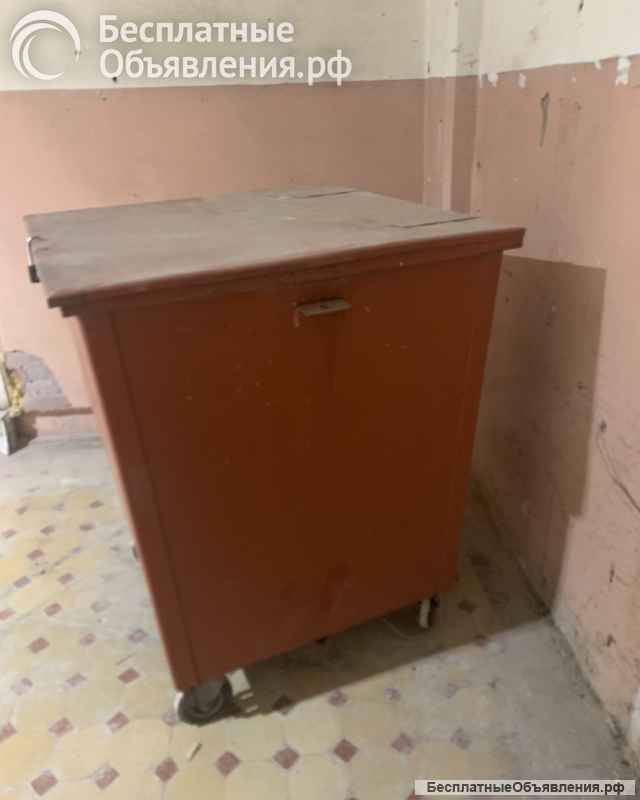 Контейнер мусорный железный 1100 л с крышкой