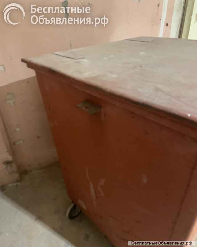 Контейнер мусорный железный 1100 л с крышкой