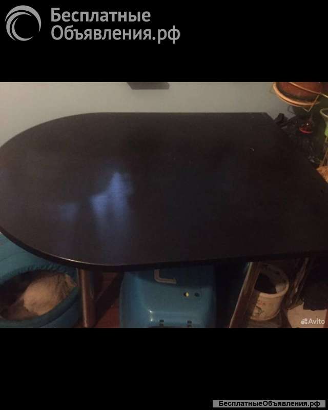 Борный стол.цвет венге.