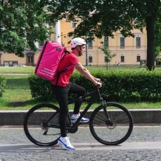 Велокурьер - партнёр сервиса доставки Самокат