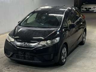 Хэтчбек гибрид Honda Fit Hybrid кузов GP5 модификация Hybrid F Package