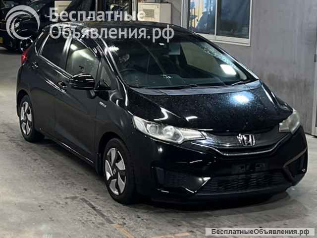 Хэтчбек гибрид Honda Fit Hybrid кузов GP5 модификация Hybrid F Package