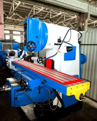 Станок вертикально-фрезерный 6Р13 (400х2200)