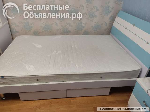 Кровать б/у в хорошем состоянии