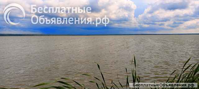 Земля на берегу озера