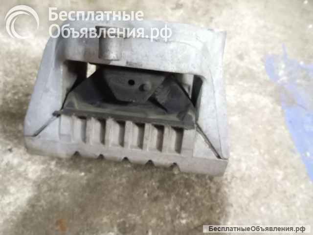 VAG Опора двигателя правая 1.4-1.6