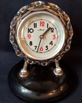 Часы настольные Маяк Кристалл