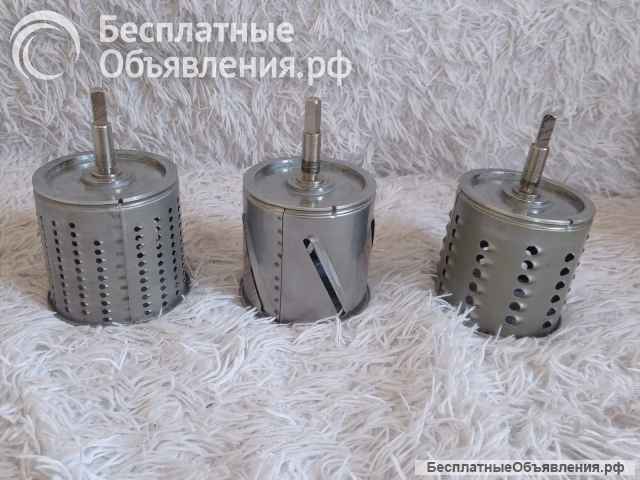 Электромясорубка времен СССР с разными насадками