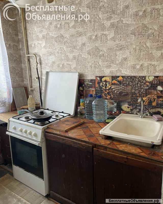 Комната 10.7 кв. м в 3-к. кв., пр. Победы, 1/5 эт.