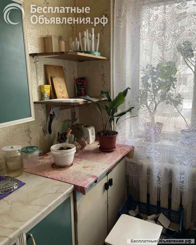 Комната 10.7 кв. м в 3-к. кв., пр. Победы, 1/5 эт.