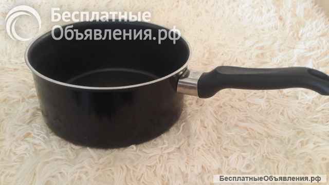 Кастрюли. ковши. селедочница. масленка