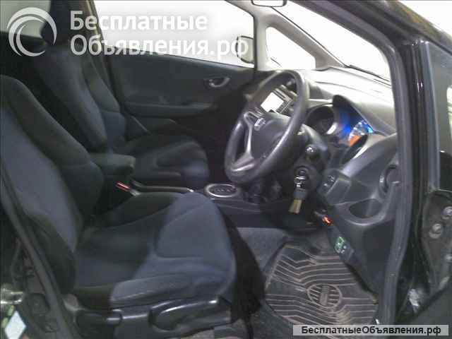 Хэтчбек гибрид Honda Fit Hybrid кузов GP1 модификация Hybrid BaseGrade