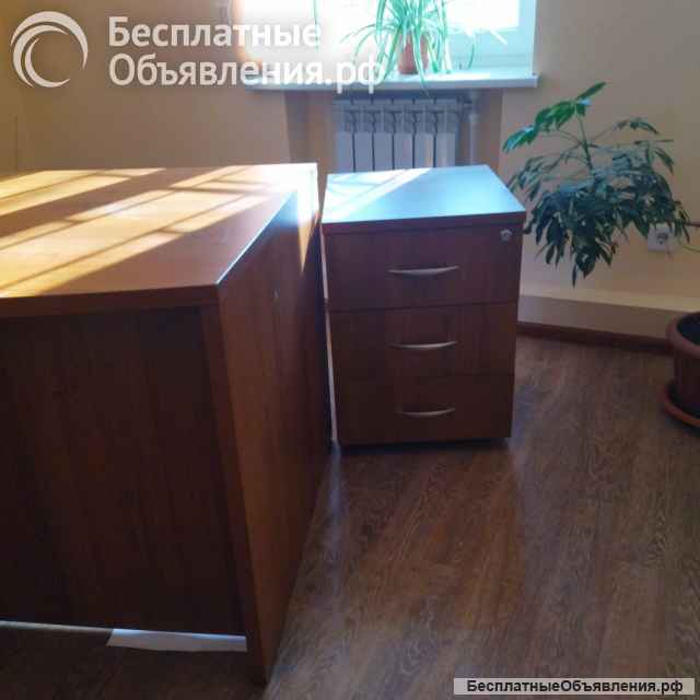 Стол с приставкой и тумбочкой, тумба, стулья