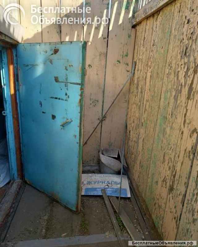 ЗУ и небольшое здание магазина