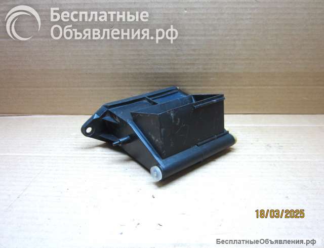 Вентиляционный канал капота - Toyota Hiace) 1982-1988 | YH50V, LHD