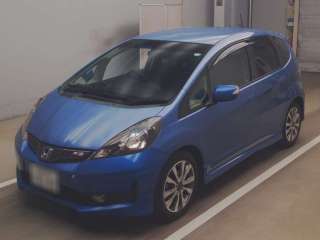 Хэтчбек Honda Fit кузов GE8 модификация 15RS