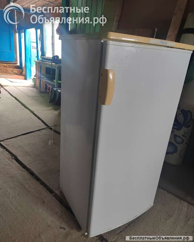 Холодильник бытовой бирюса