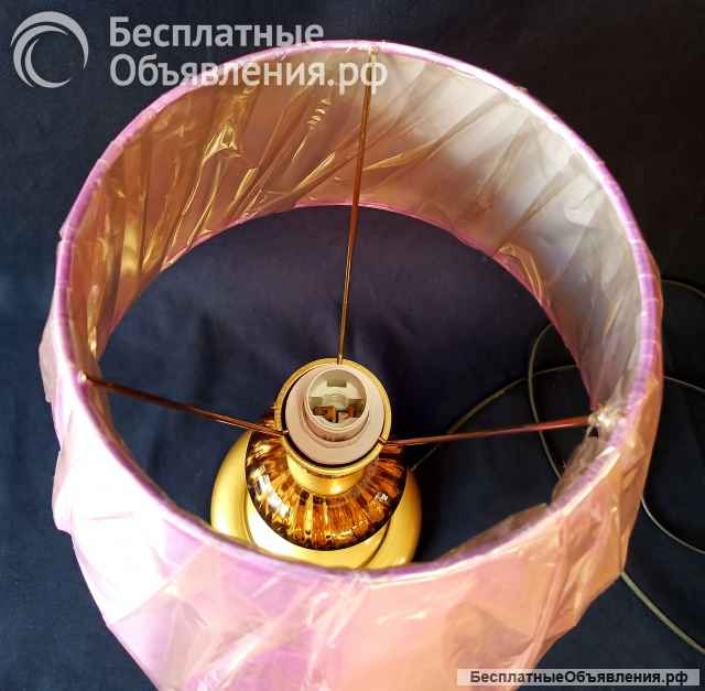 Настольная лампа