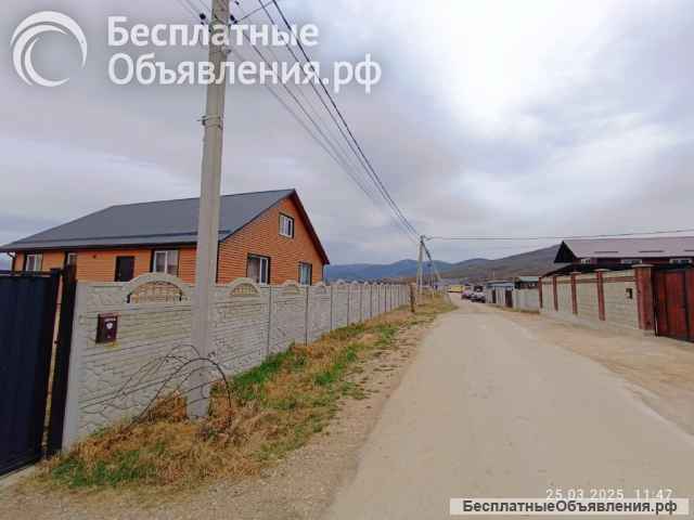 Дом в селе Орлиное Интернациональная