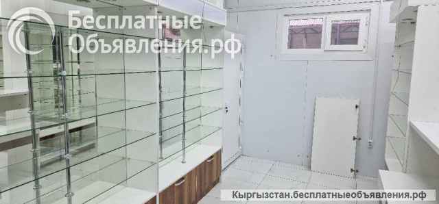 Готовый комплект новой мебели для аптеки или магазина косметики