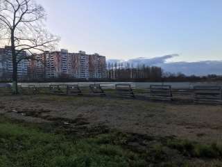 На Московском шоссе сдам участок 400м2 на 1 линии (торговля)