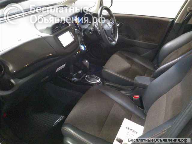 Универсал гибрид Honda Fit Shuttle Hybrid кузов GP2