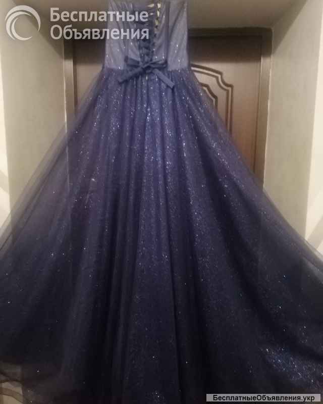 Плаття гарне випускне