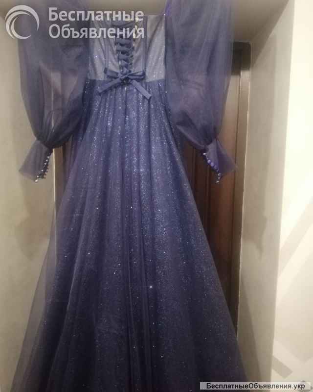 Плаття гарне випускне