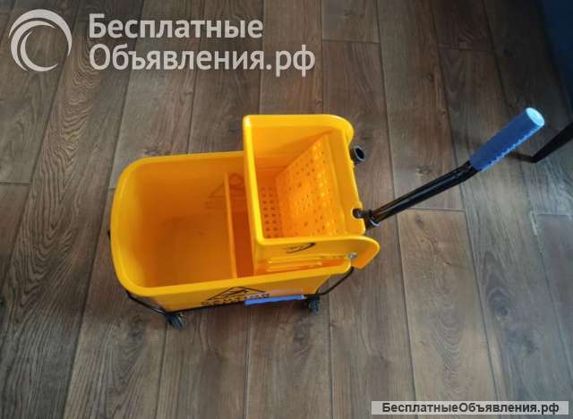 Ведро на мытья полов на колёсах