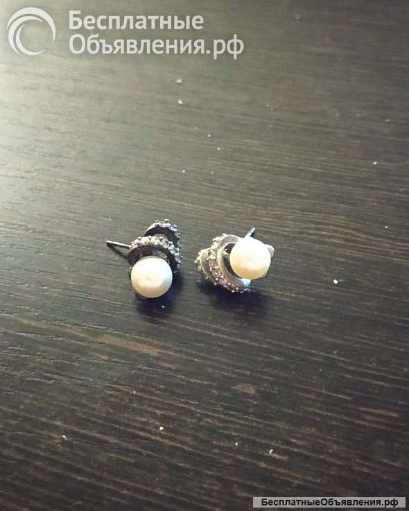 Кольцо и серьги из серебра с жемчугом и фианитами 925 пробы