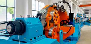 Крутильная машина двойной скрутки типа банчер