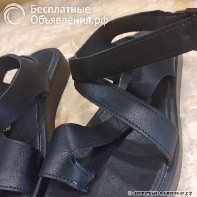 Босоножки новые