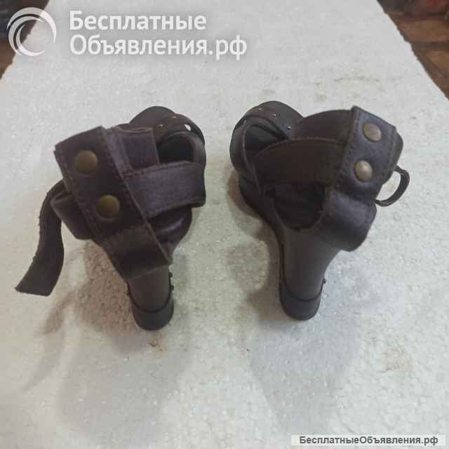 Танкетка женская коричневая кожаная, Италия