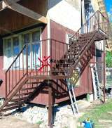 Уличная металлическая лестница на 2 этаж дома от производителя