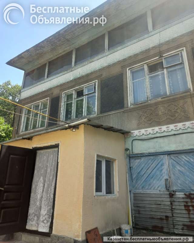 В Городе Талгаре срочно продаётся дом трёх этажный тёплый