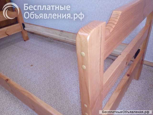 Кровать односпальная из массива сосны