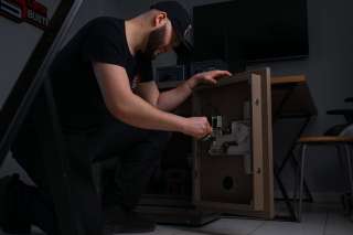 Вскрытие замков, авто, сейфов. Ремонт, замена и установка замков